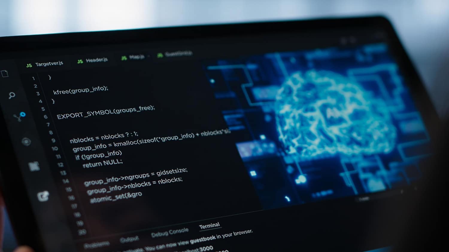 Нейросеть помогает разбираться в коде и быстро ориентироваться в новой документации